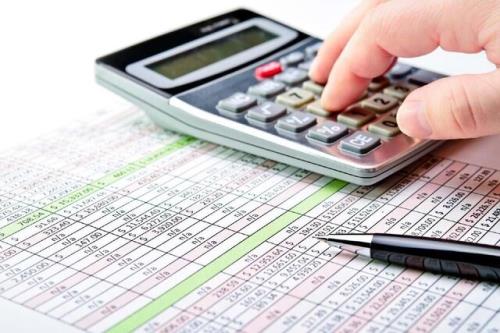 گرفتن مالیات از سپرده شرکت های حقوقی به افزایش تولید کمک می نماید