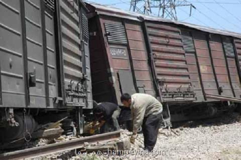 خروج چند واگن باری از خط آهن سیرجان